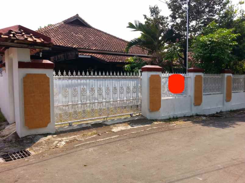 dijual rumah rambutan