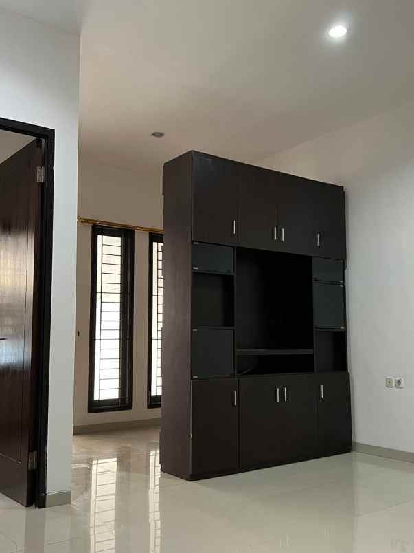 dijual rumah rapih dn bersih