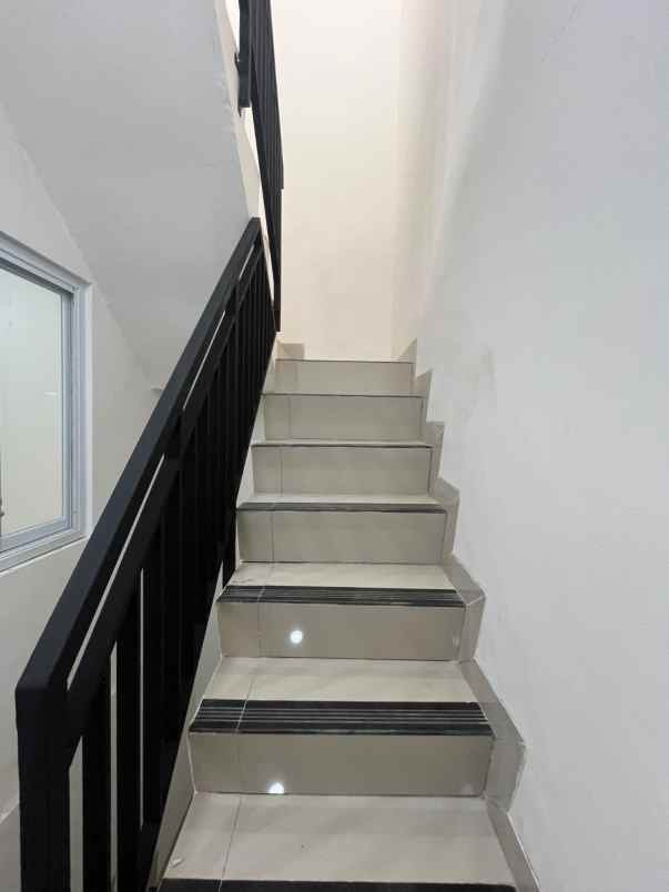 dijual rumah rawa buaya cengkareng