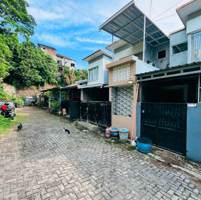 dijual rumah ready 2 lantai di sendangmulyo semarang