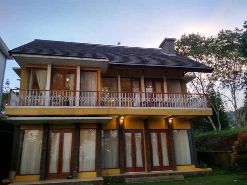 dijual rumah resor dago pakar djuanda dago