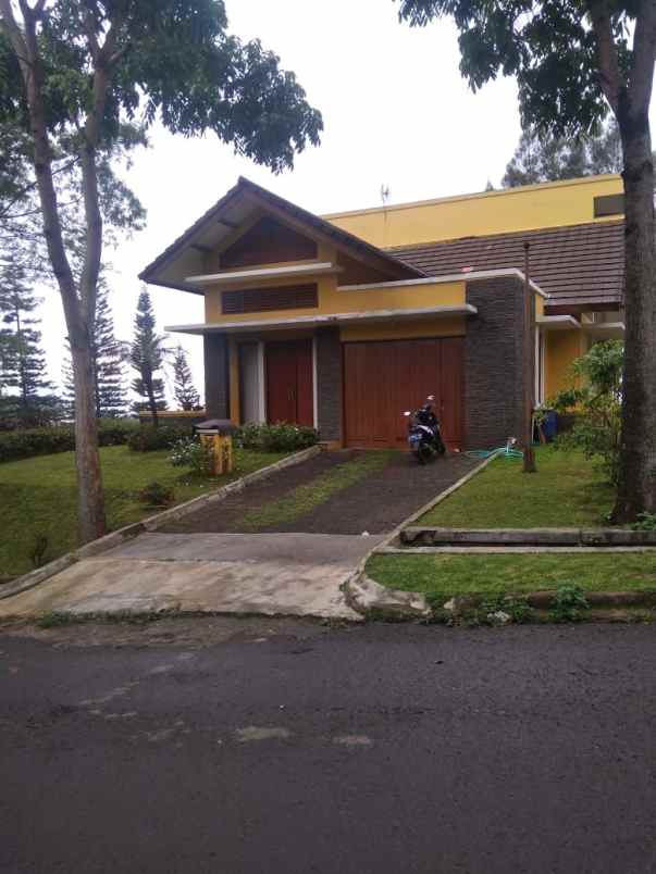 dijual rumah resor dago pakar djuanda dago