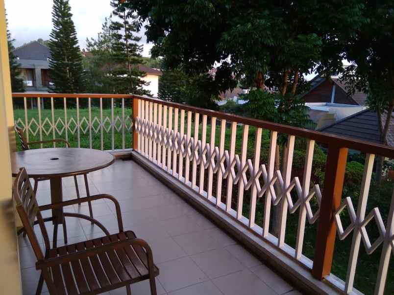 dijual rumah resor dago pakar djuanda dago