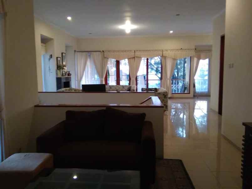 dijual rumah resor dago pakar djuanda dago