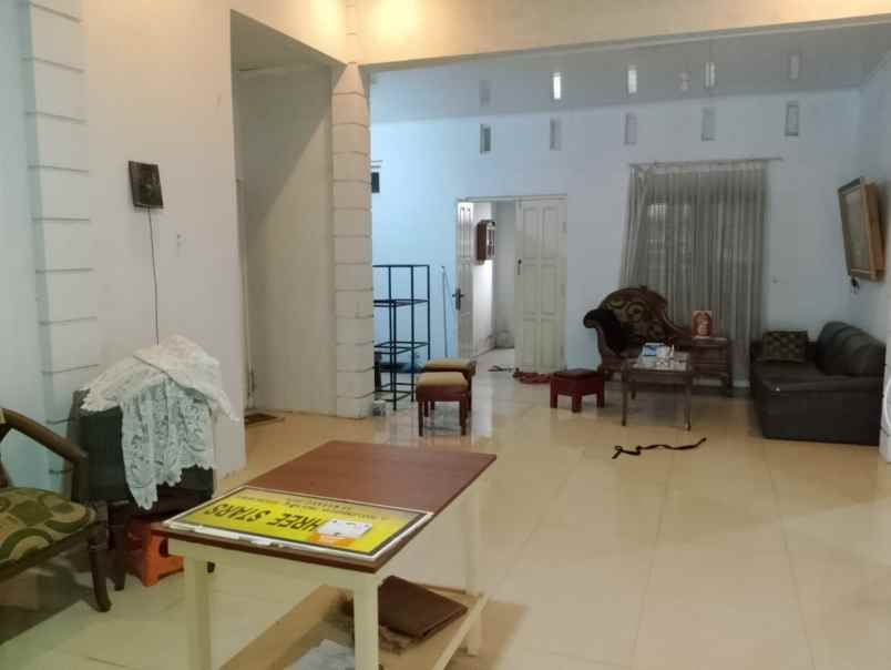 dijual rumah rogojembangan timur