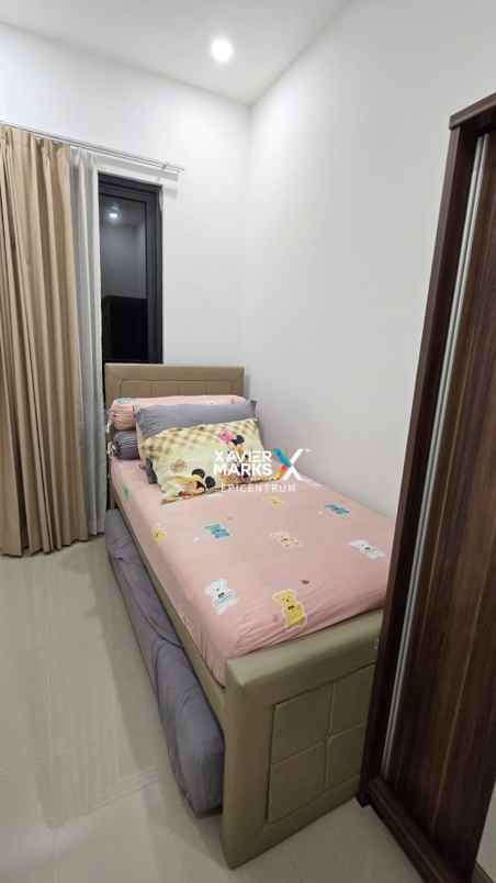 dijual rumah royal residence