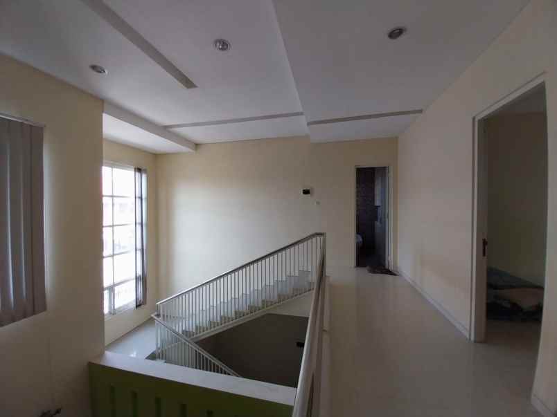 dijual rumah rungkut asri