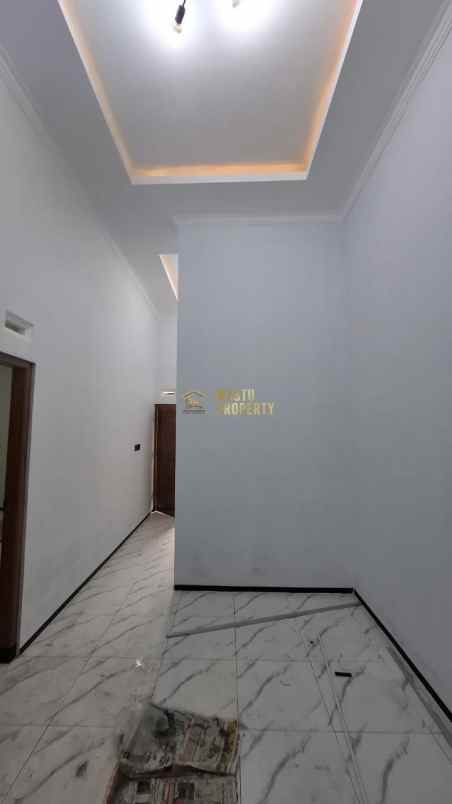 dijual rumah selomartani