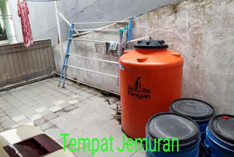 dijual rumah semper
