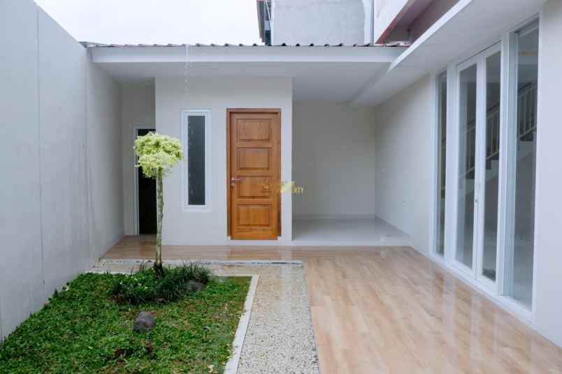 dijual rumah sendangadi