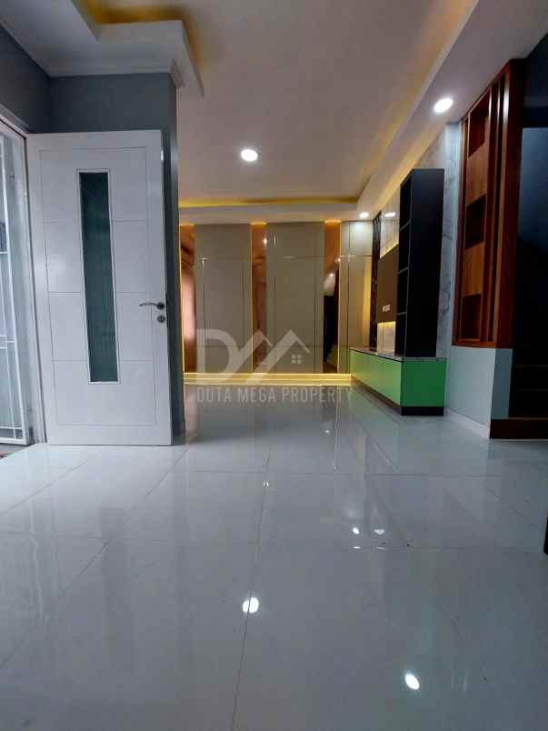 dijual rumah serpong park