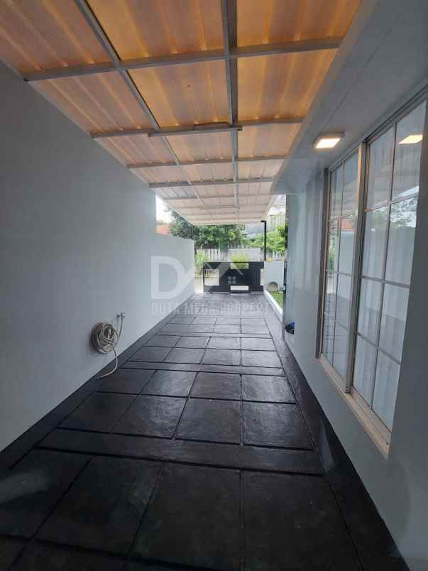 dijual rumah serpong park