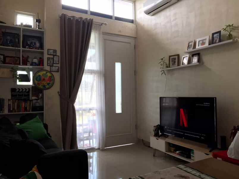 dijual rumah serua ciputat