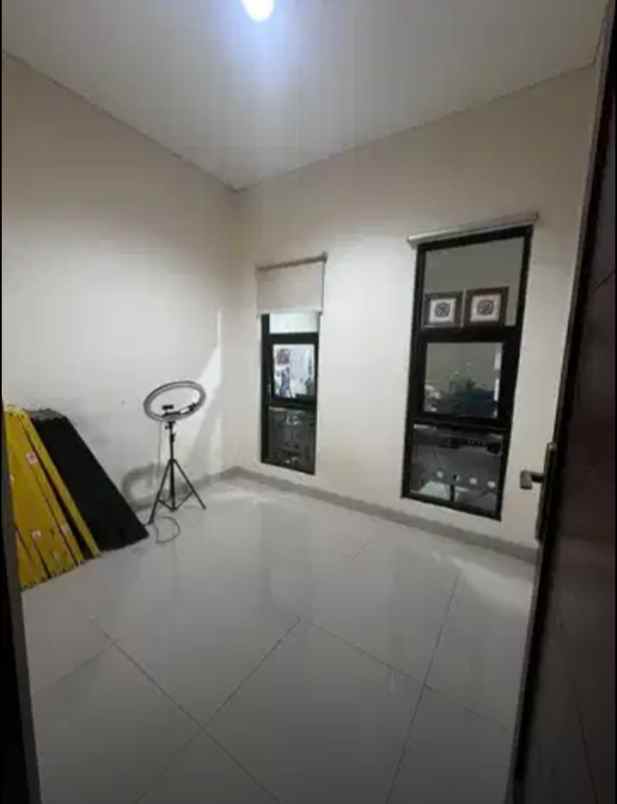 dijual rumah setiabudi regency wing 3