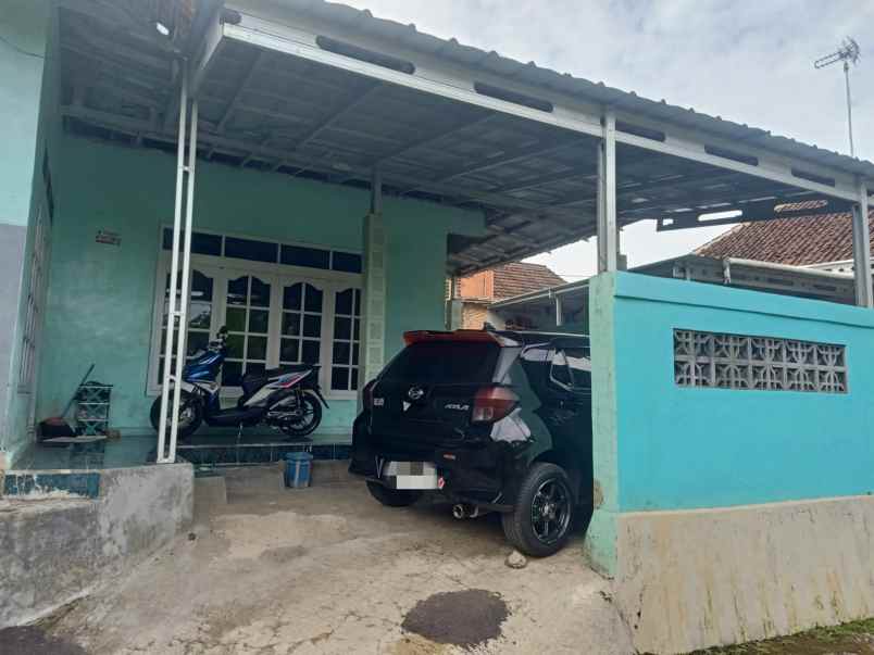 dijual rumah siap huni pinggir jalan akses mobil