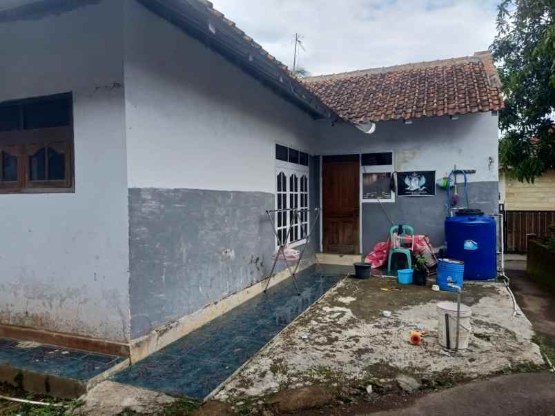 dijual rumah siap huni pinggir jalan akses mobil
