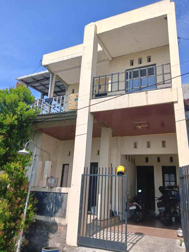 dijual rumah sinar waluyo