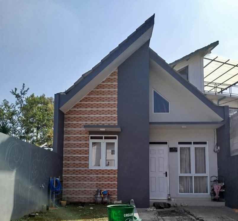 dijual rumah sindanglaya arcamanik