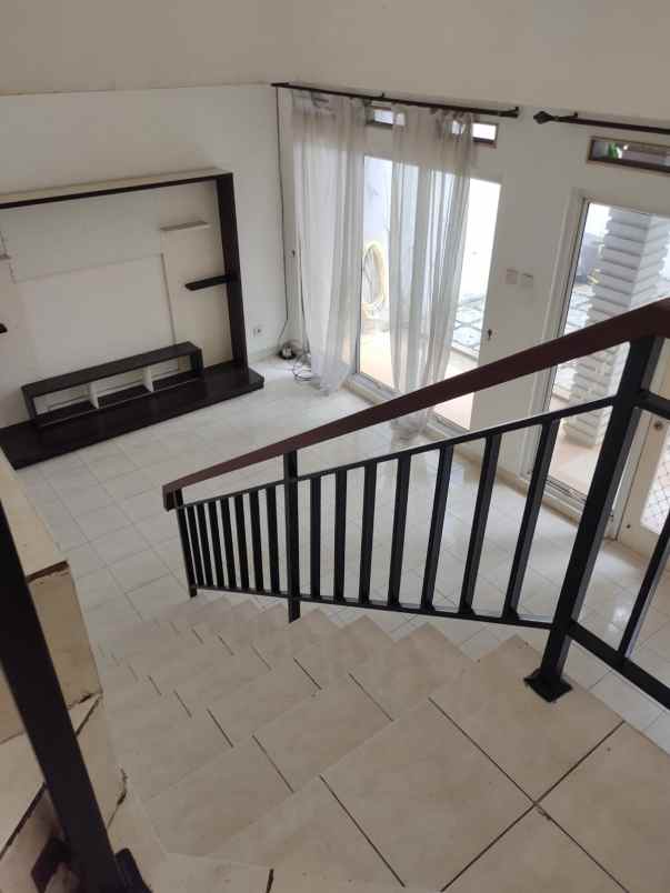 dijual rumah strategis dekat tol di limo cinere depok