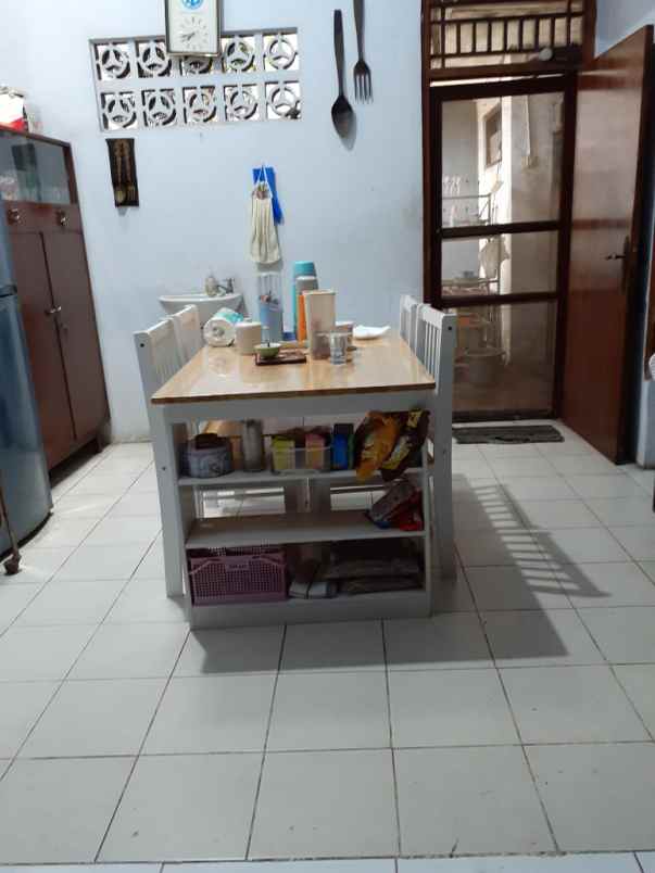 dijual rumah strategis di tanjung barat