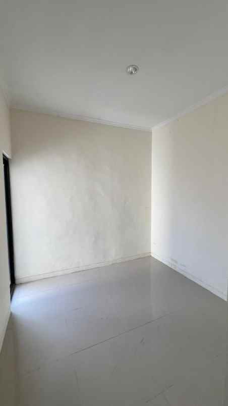 dijual rumah surya breeze cluster garden