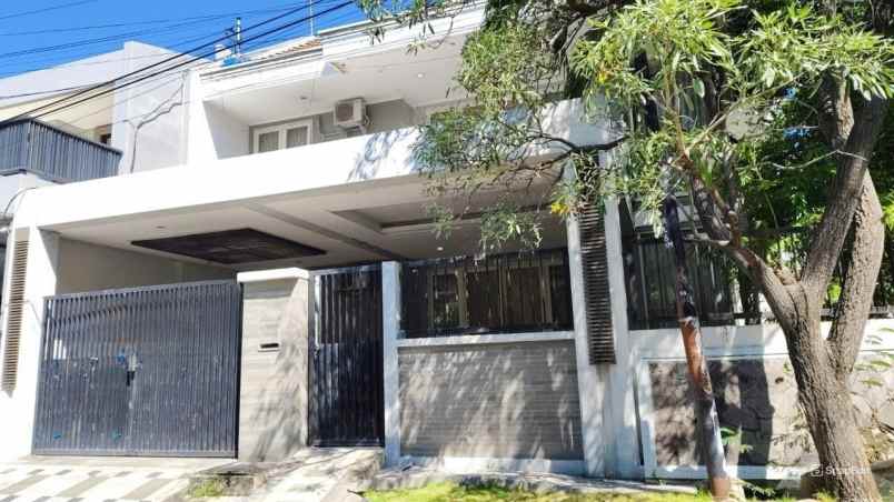 dijual rumah sutorejo prima