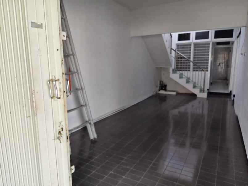 dijual rumah sutorejo prima indah