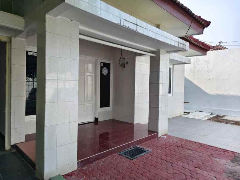dijual rumah sutorejo prima indah