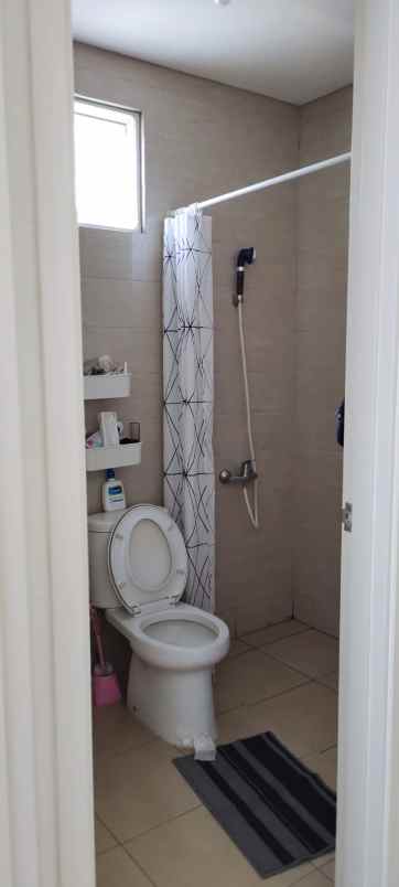 dijual rumah suvarna sutera cluster