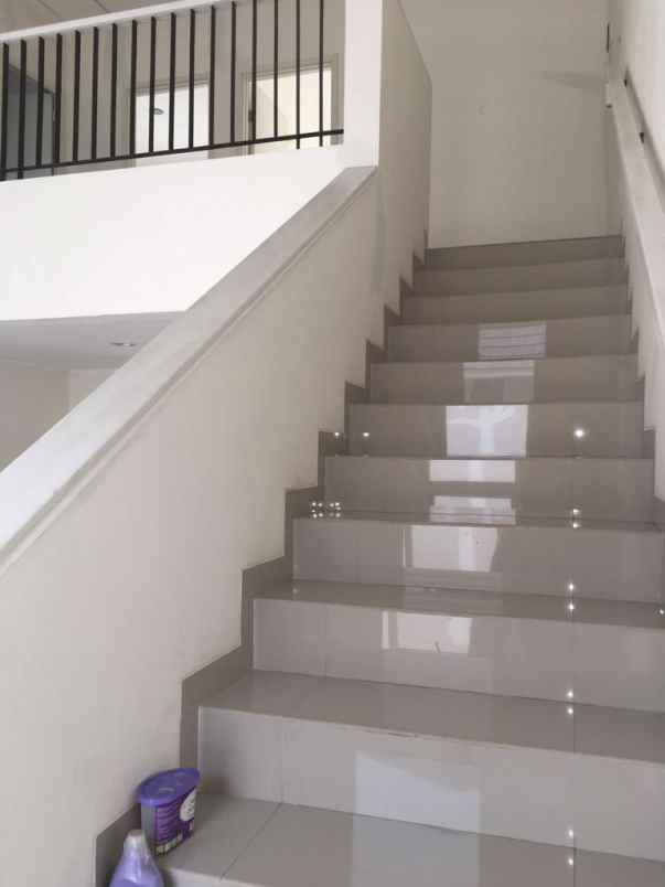 dijual rumah suvarna sutera cluster elysia