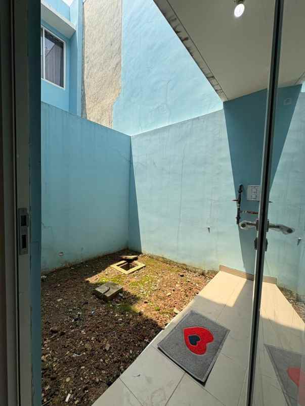 dijual rumah suvarna sutera pasar kemis