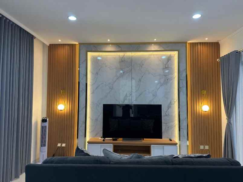 dijual rumah suvarna sutera tangerang