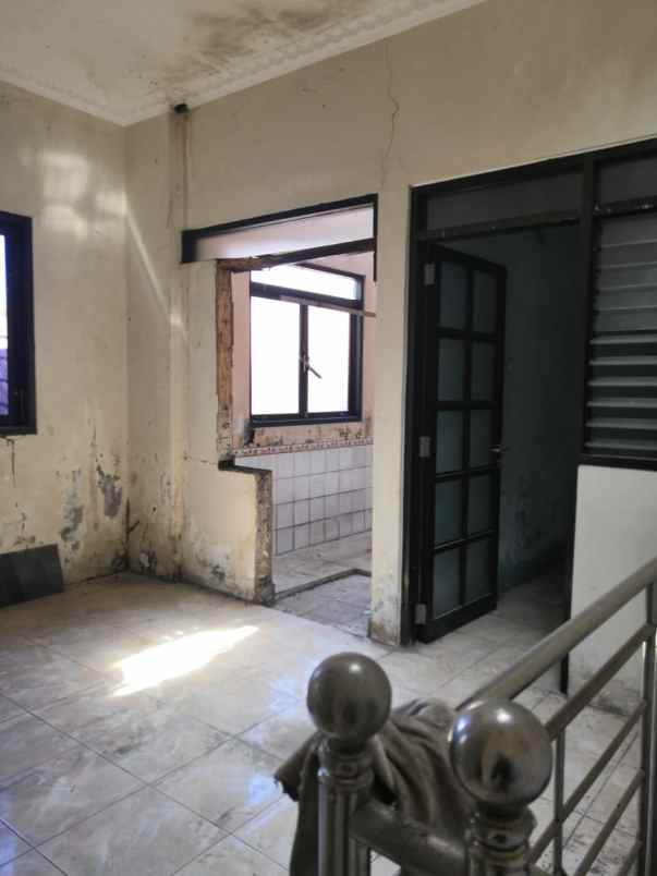 dijual rumah taman gunung anyar