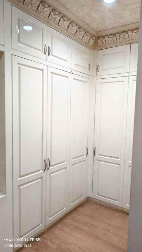 dijual rumah taman palem lestari