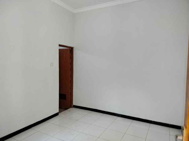 dijual rumah tamanmartani kalasan