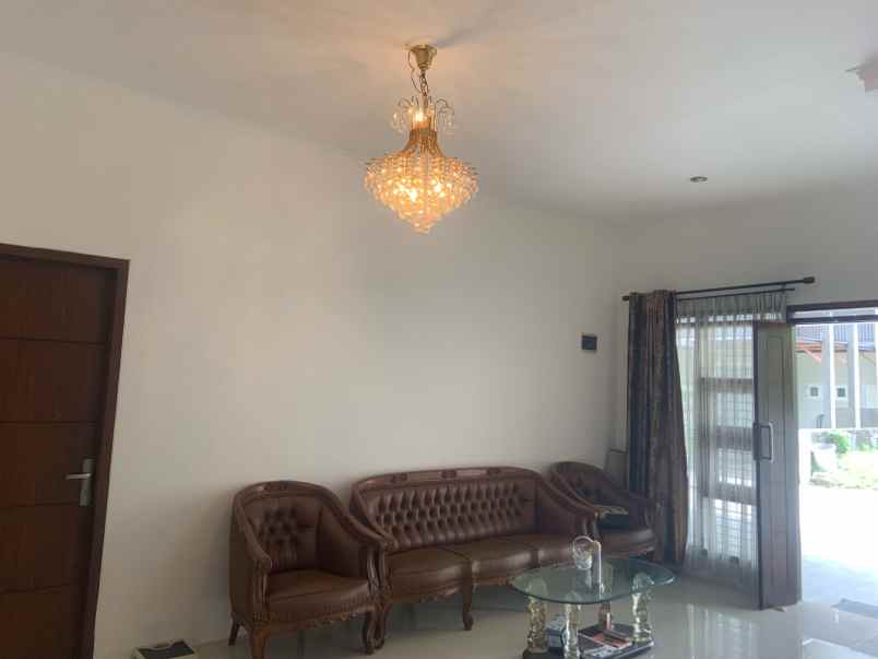 dijual rumah tanah baru