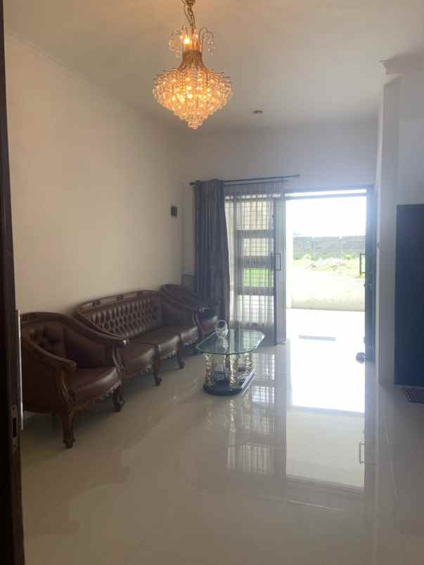 dijual rumah tanah baru