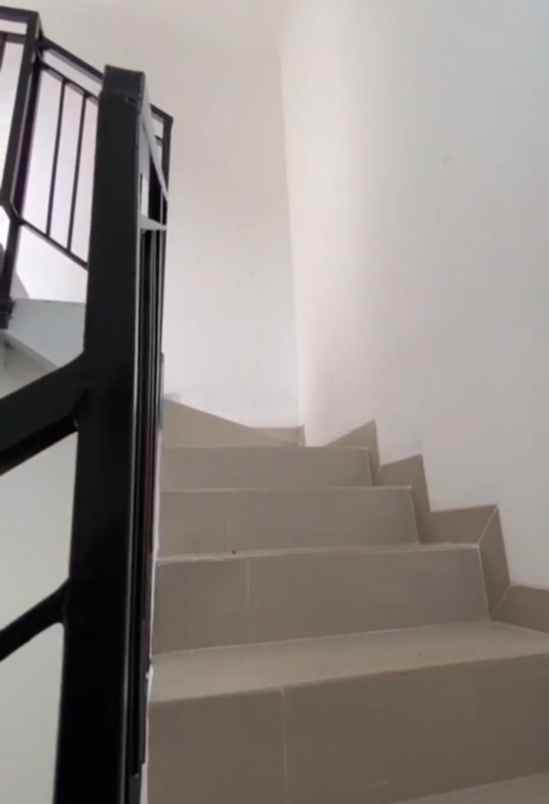 dijual rumah tanah baru beji depok