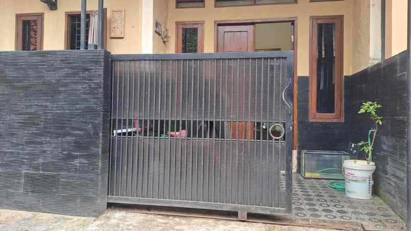dijual rumah tanah baru beji depok