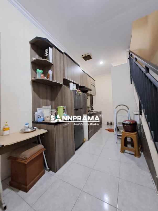 dijual rumah tanah baru kav ui depok