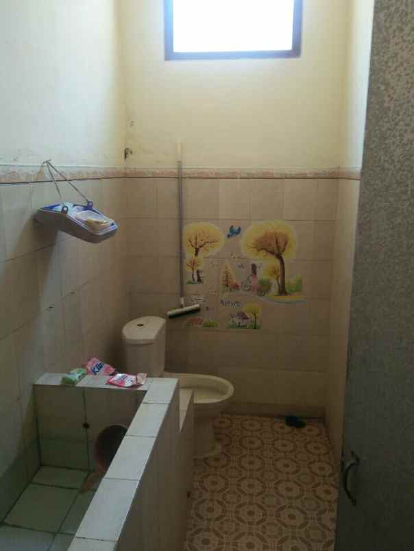 dijual rumah tepi jalan daerah