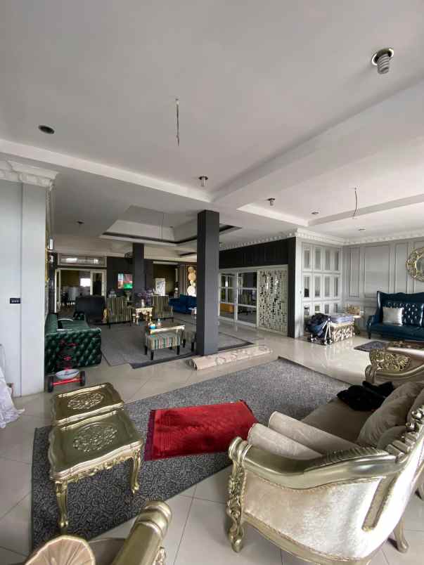 dijual rumah tepi jalan ringroad