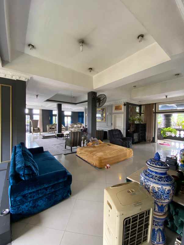 dijual rumah tepi jalan ringroad