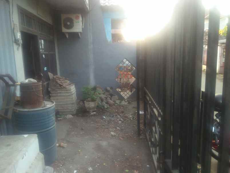 dijual rumah tepi jalan rw mongosidi