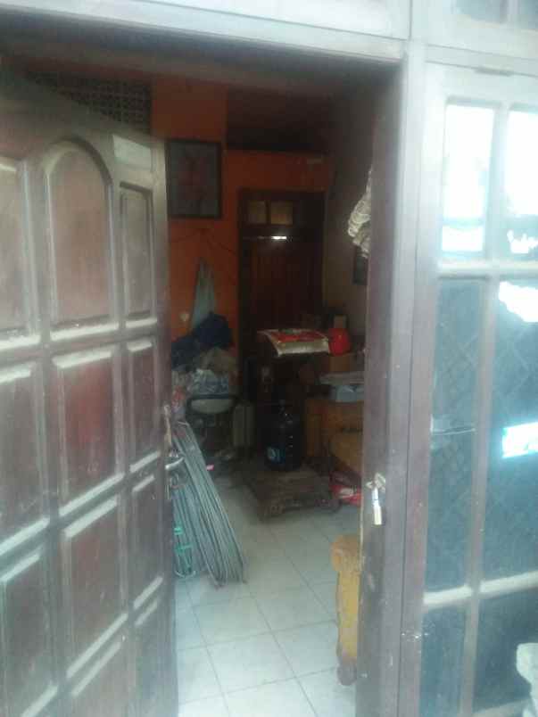 dijual rumah tepi jalan rw mongosidi
