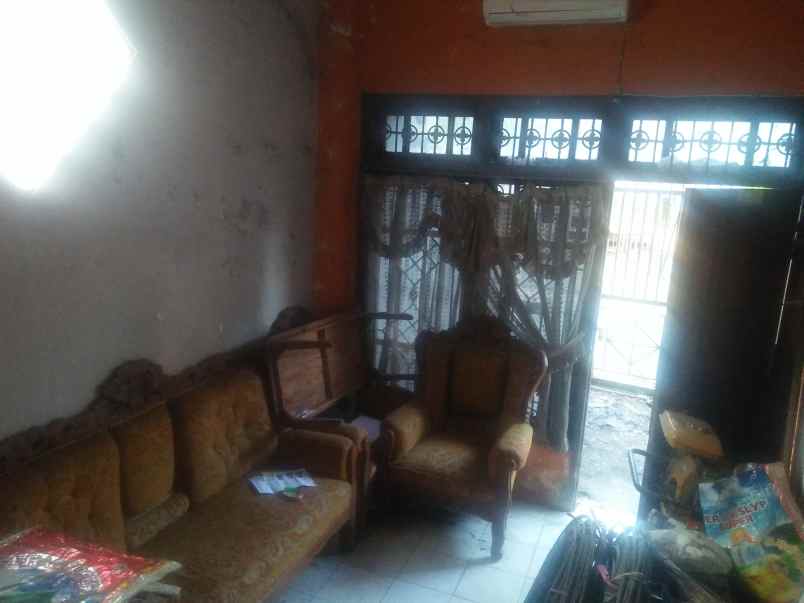 dijual rumah tepi jalan rw mongosidi