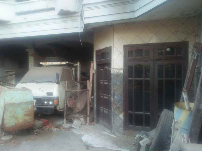 dijual rumah tepi jalan rw mongosidi