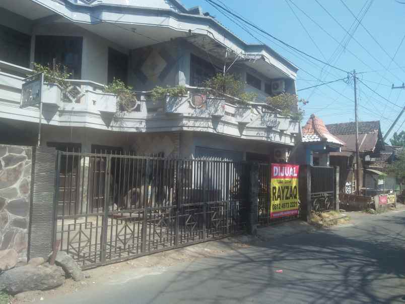 dijual rumah tepi jalan rw mongosidi