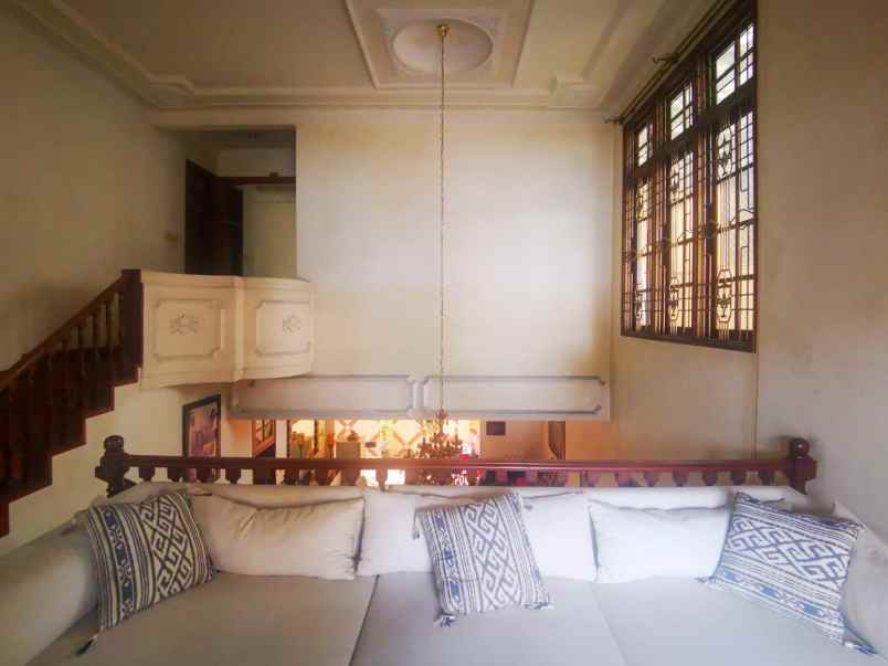 dijual rumah tomang