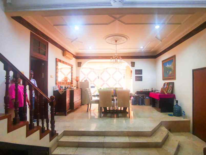 dijual rumah tomang